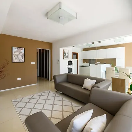 Apartman Sirava *** *