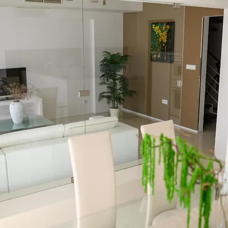 Sirava *** Apartman Ungtavas