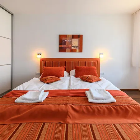 Apartman Sirava *** *